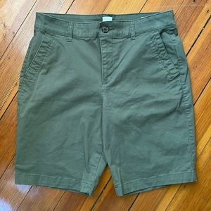 Gap 9" Mid Rise Twill Bermuda Shorts with Washwell